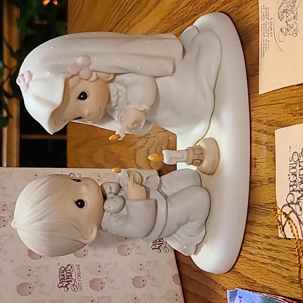 Precious Moments The Lord Is The Light To Your Happiness Figurine